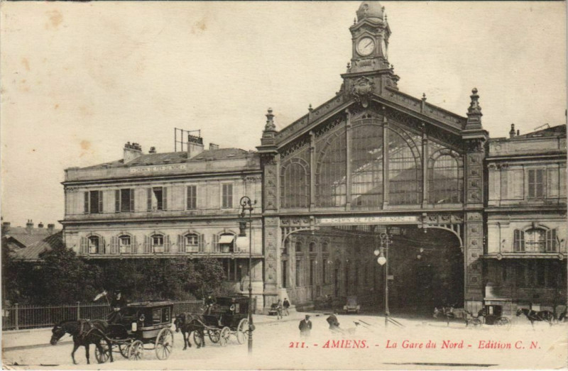 Carte postale ancienne Amiens La Gare du Nord à Amiens