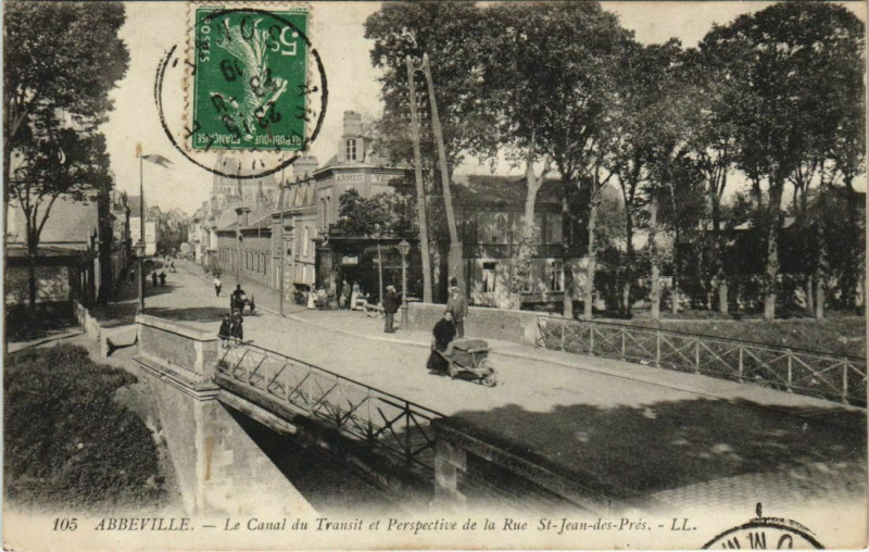 Carte postale ancienne Abbeville Le Canal d Transit et Rue Saint-Jean-des-Prés à Abbeville