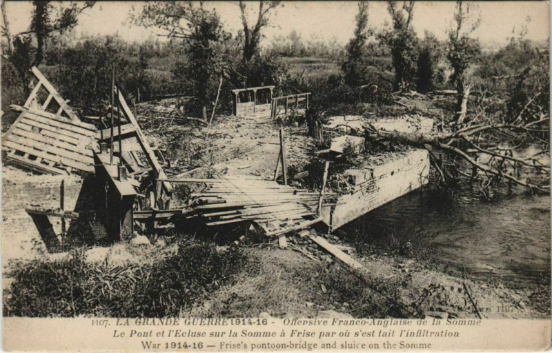 Carte postale ancienne Guerre Military Frise Pont et Ecluse sur la Somme à Frise
