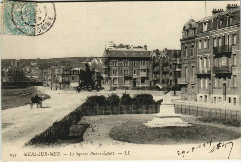 Carte postale ancienne Mers-les-Bains Square pierre-Lefort à Mers-les-Bains