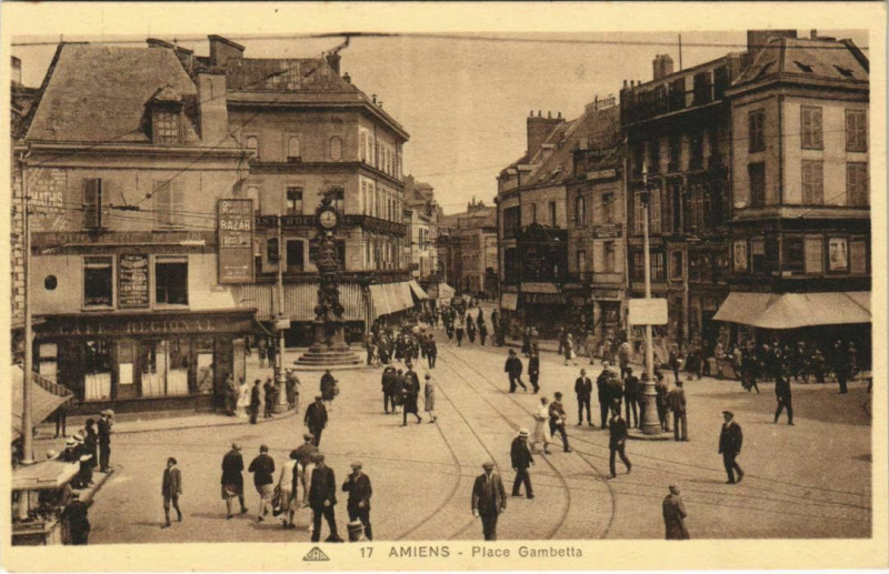 Carte postale ancienne Amiens Place Gambetta à Amiens