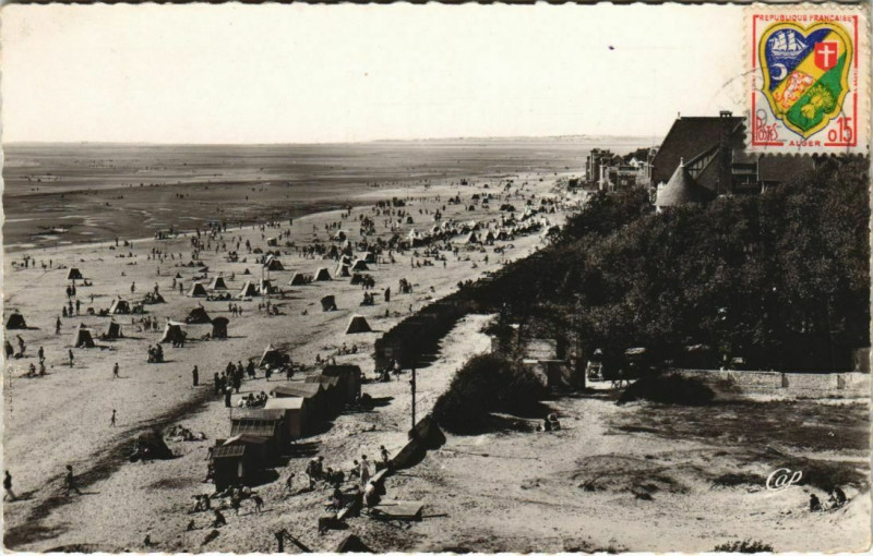 Carte postale ancienne Le Crotoy La Plage a marée basse au Crotoy