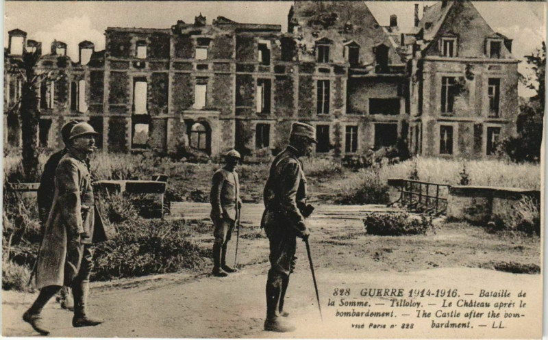 Carte postale ancienne Guerre Military Tilloloy Le Chateau apres le bombardement à Tilloloy