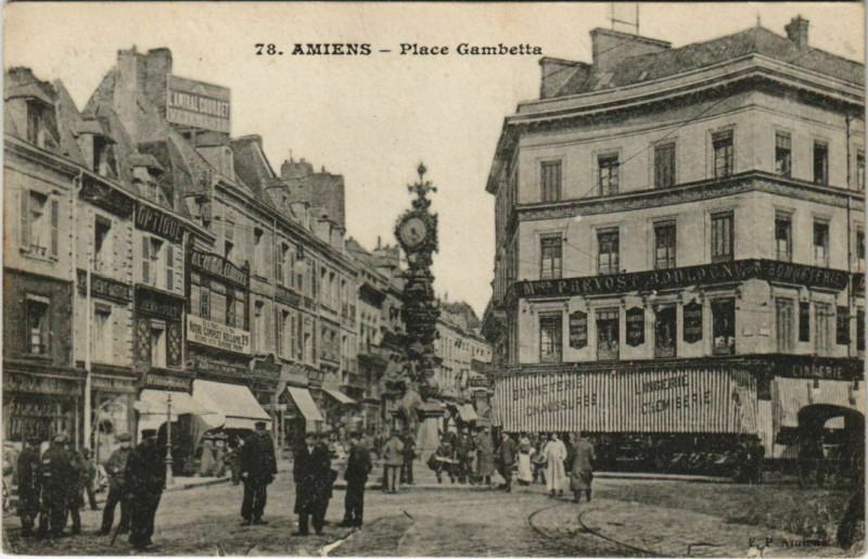 Carte postale ancienne Amiens Place Gambetta à Amiens
