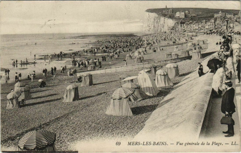 Carte postale ancienne Mers-les-Bains vue générale de la Plage à Mers-les-Bains