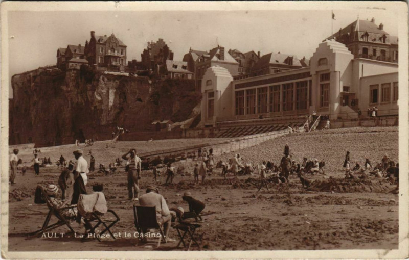 Carte postale ancienne Ault La Plage et le Casino à Ault