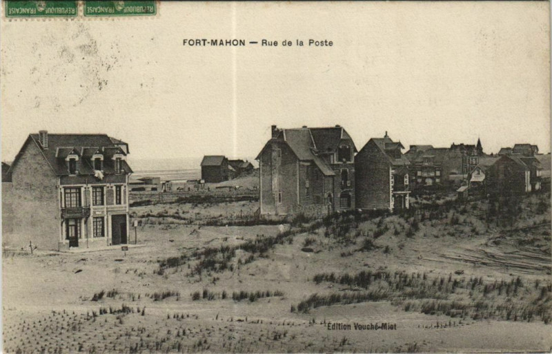 Carte postale ancienne Fort-Mahon Rue de la Poste à Rue