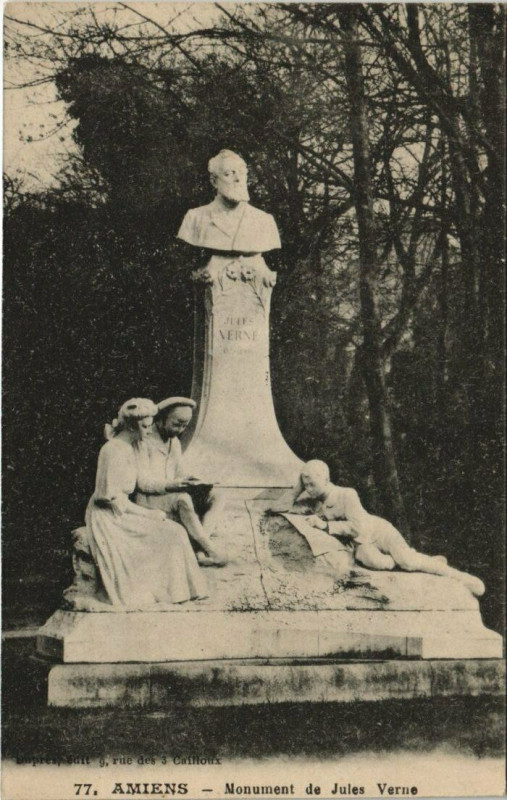 Carte postale ancienne Amiens - Mon. de Jules Verne à Amiens