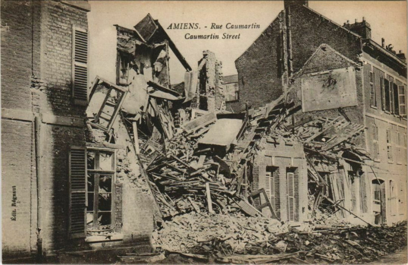 Carte postale ancienne Amiens - Rue Caumartin à Amiens