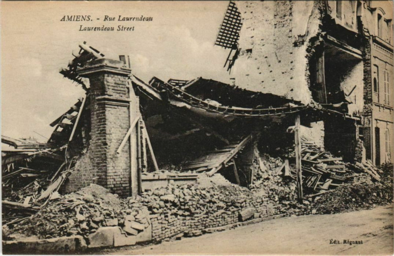 Carte postale ancienne Amiens - Rue Laurendeau à Amiens