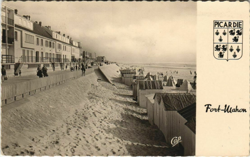 Carte postale ancienne Fort-Mahon-Plage - La Plage et la Digue à Fort-Mahon-Plage