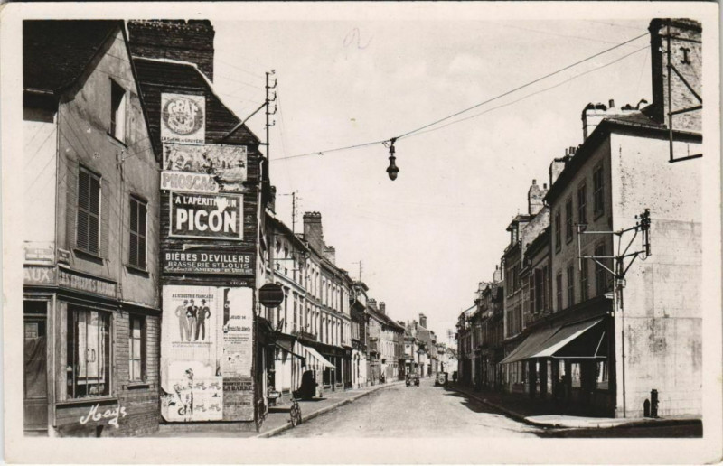 Carte postale ancienne Chaussée Marcade à Abbeville
