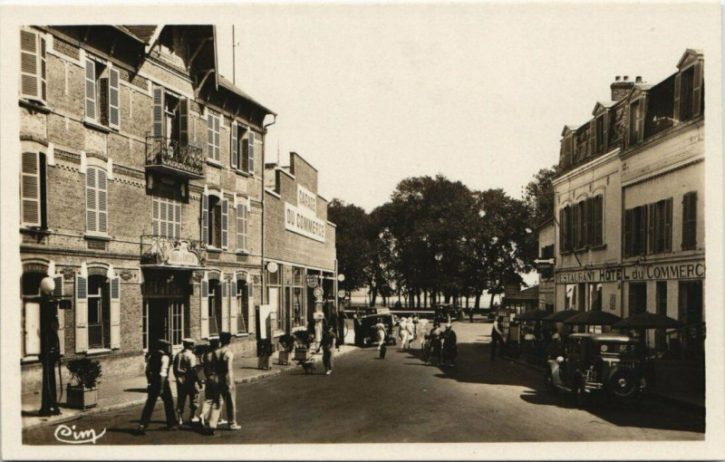 Carte postale ancienne Le Crotoy - L'Hotel du Commerce au Crotoy