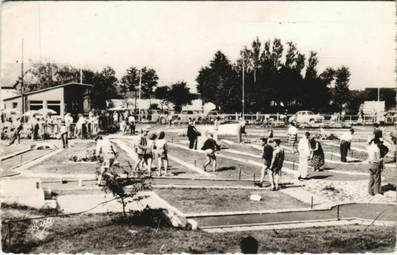 Carte postale ancienne Fort-Mahon plage le golf miniature à Fort-Mahon-Plage