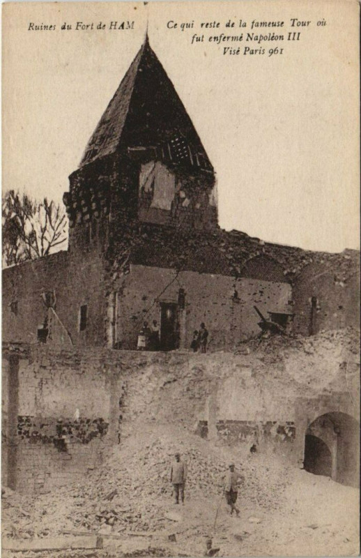 Carte postale ancienne Ruines du Fort de Ham à Ham