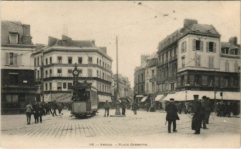Carte postale ancienne Amiens - Place Gambetta à Amiens