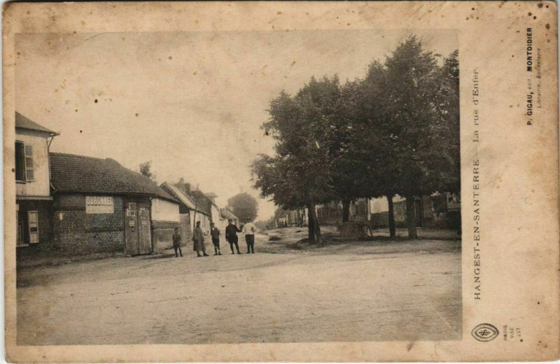 Carte postale ancienne Hangest-en-Santerre - La rue d'Enfer à Hangest-en-Santerre