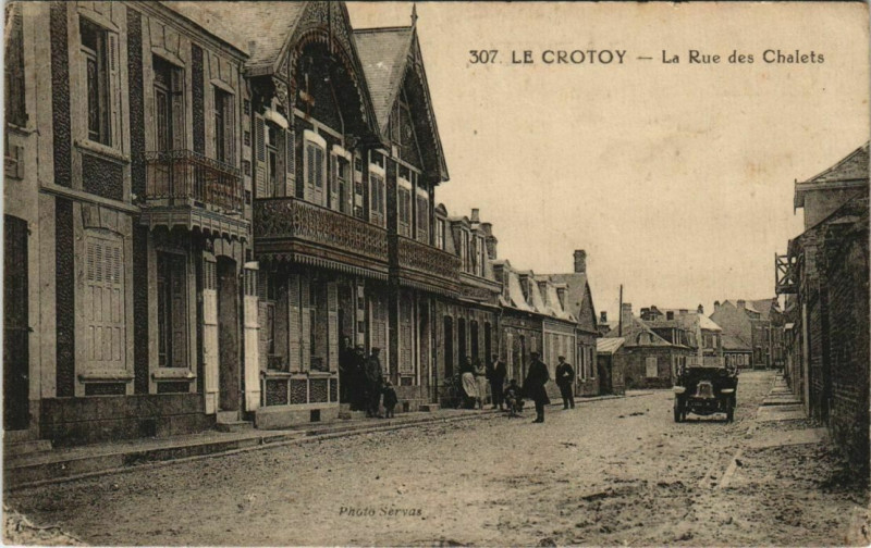 Carte postale ancienne Le Crotoy - La Rue des Chalets au Crotoy