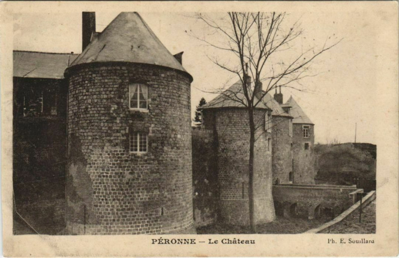Carte postale ancienne Peronne - Le Chateau à Péronne