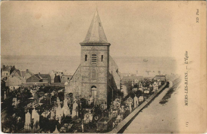 Carte postale ancienne Mers-les-Bains - L'Eglise à Mers-les-Bains
