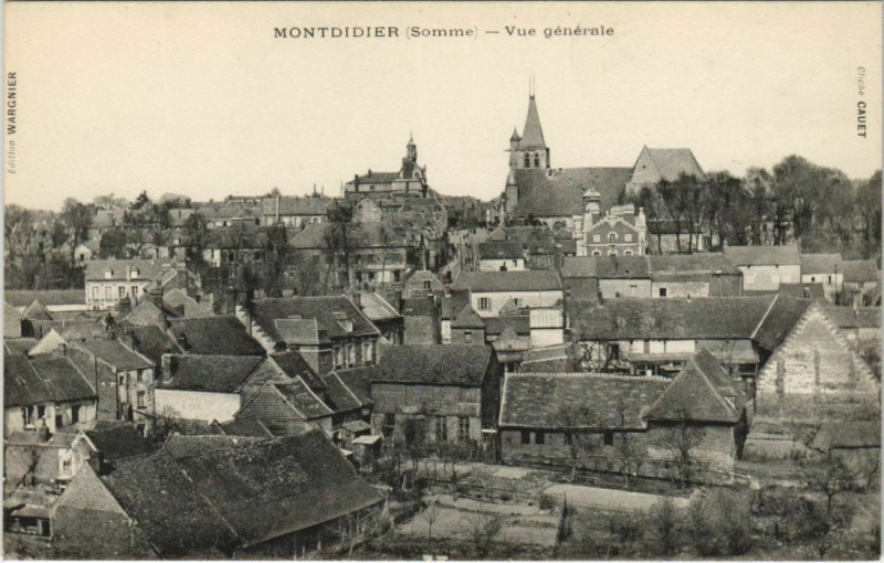 Carte postale ancienne Montdidier - Vue générale à Montdidier