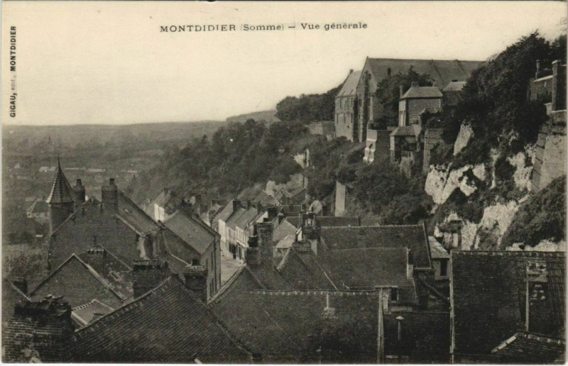 Carte postale ancienne Montdidier - Vue générale à Montdidier