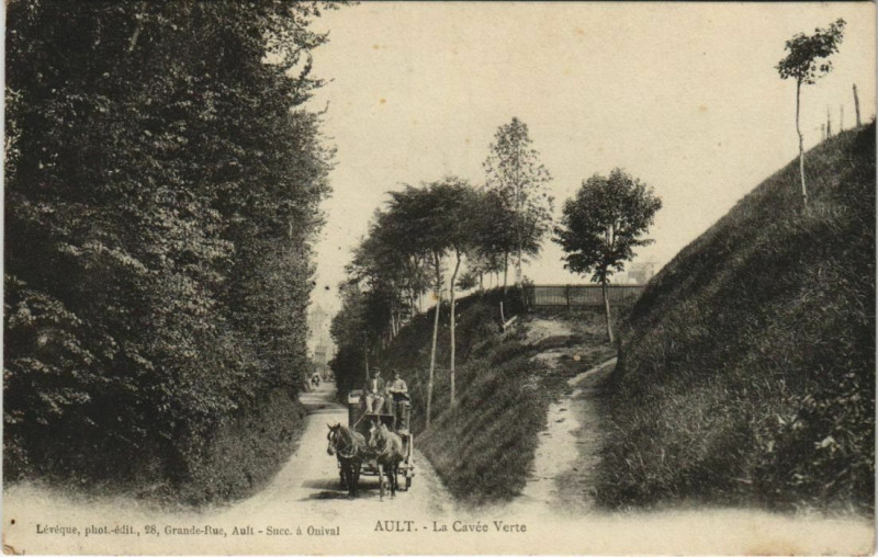 Carte postale ancienne Ault - La Cavée Verte à Ault