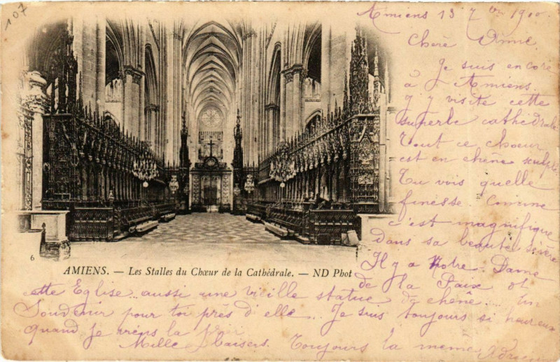 Carte postale ancienne Amiens Stalles du Choeur de la Cathédrale à Amiens