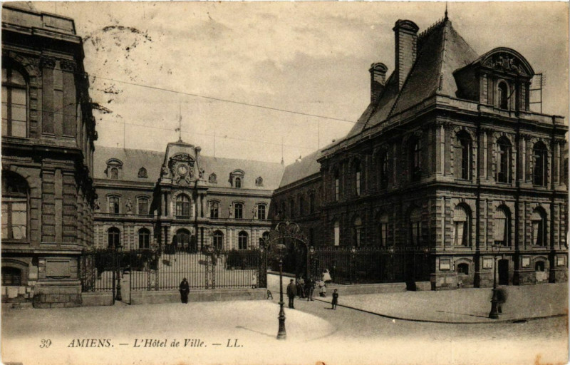 Carte postale ancienne Picardie Somme Amiens L'Hotel de Ville à Amiens