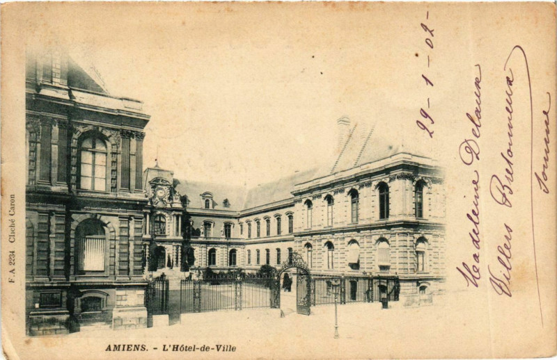Carte postale ancienne Picardie Somme Amiens L'Hotel de Ville à Amiens