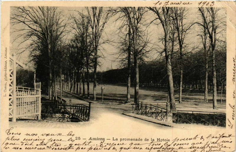 Carte postale ancienne Somme Amiens La promenade de la Hotoie à Amiens