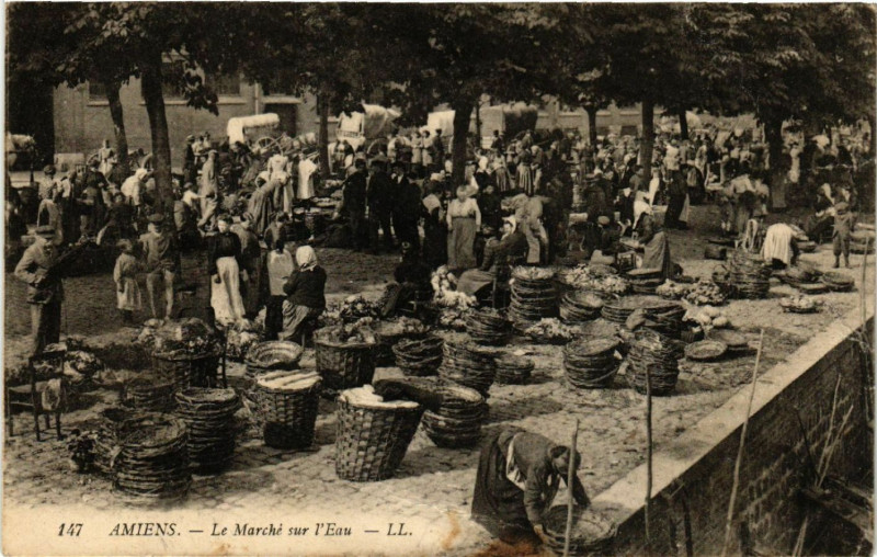 Carte postale ancienne Amiens - Le Marché sur l'Eau à Amiens