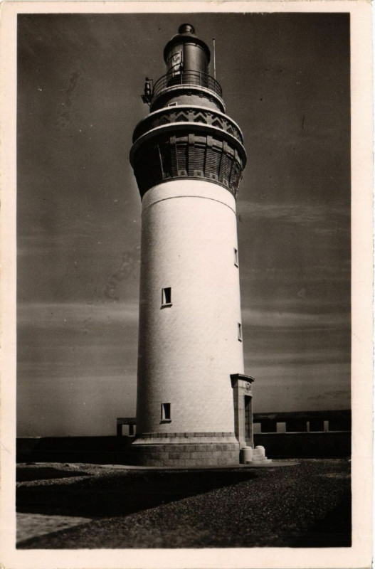 Carte postale ancienne Ault-Onival - Le Phare à Ault
