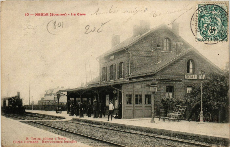 Carte postale ancienne Nesle - La Gare à Nesle
