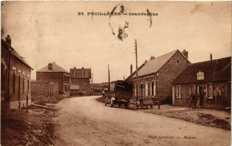 Carte postale ancienne Feuilleres - Grande-Rue à Feuillères