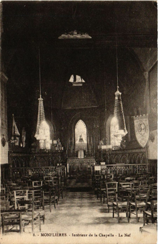 Carte postale ancienne Monflieres - Int. de la Chapelle - La Nef
