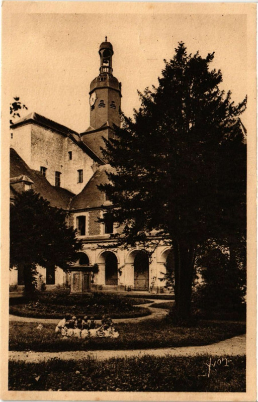 Carte postale ancienne Preventorium de Valloires - Le Grand Preau (Cloitre de
