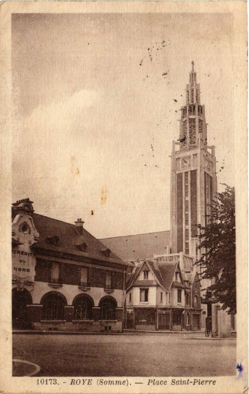 Carte postale ancienne Roye - Place Saint-Pierre à Roye