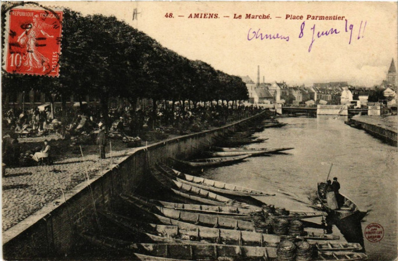Carte postale ancienne Amiens - Le Marché - Place Parmentier à Amiens