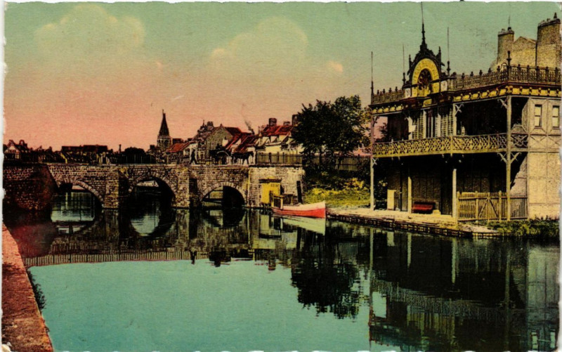 Carte postale ancienne Amiens - Sport nautique - Pont du Cange à Amiens