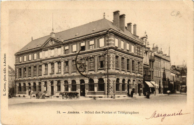 Carte postale ancienne Amiens - Hotel des Postes et Télégraphes à Amiens