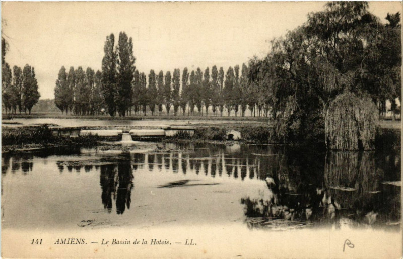 Carte postale ancienne Amiens - Le Bassin de la Hotoie à Amiens