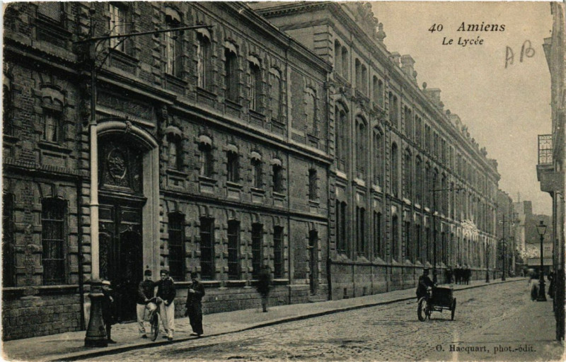Carte postale ancienne Amiens - Le Lycée à Amiens