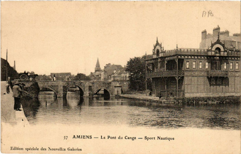 Carte postale ancienne Amiens - Le Pont du Cange - Sport Nautique à Amiens