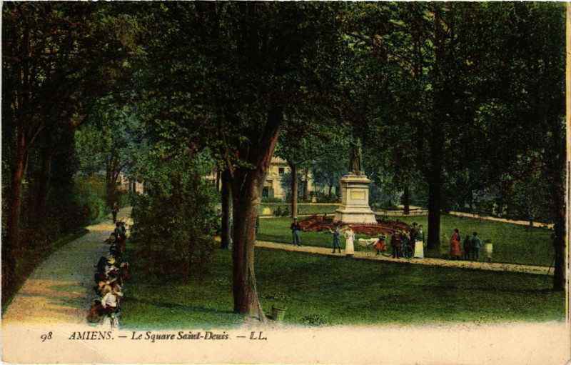 Carte postale ancienne Amiens - Le Square Saint-Denis à Amiens