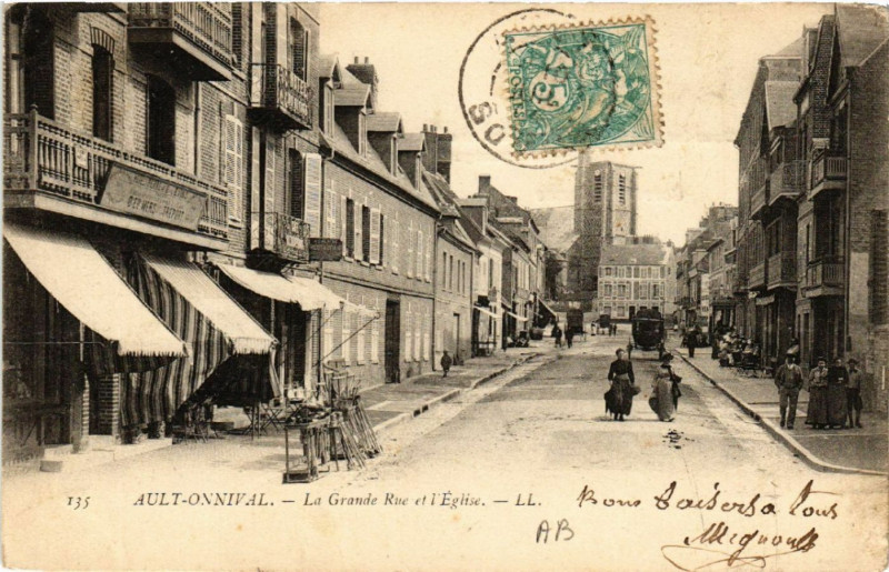 Carte postale ancienne Ault-Onnival - La Grande Rue et l'Eglise à Rue