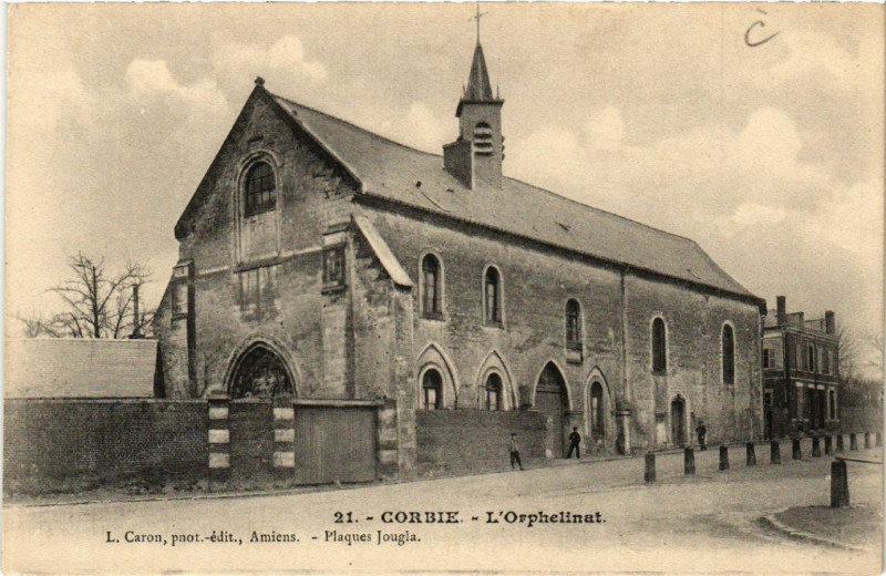 Carte postale ancienne Corbie - L'Orphelinat à Corbie