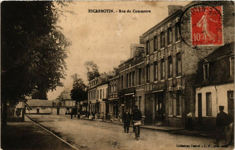 Carte postale ancienne Escarbotin - Rue du Commerce à Rue