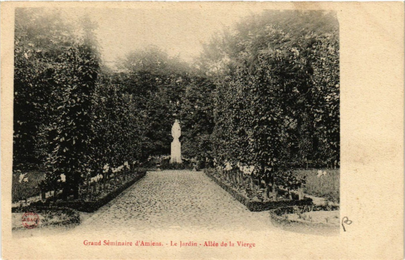 Carte postale ancienne Grand Seminaire d'Amiens - Le Jardin - Allée de la Vierge à Amiens