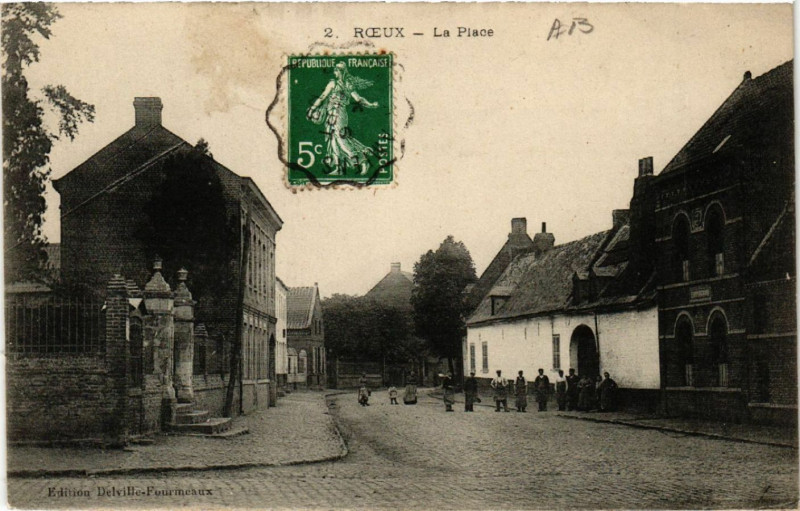Carte postale ancienne Roeux - La Place